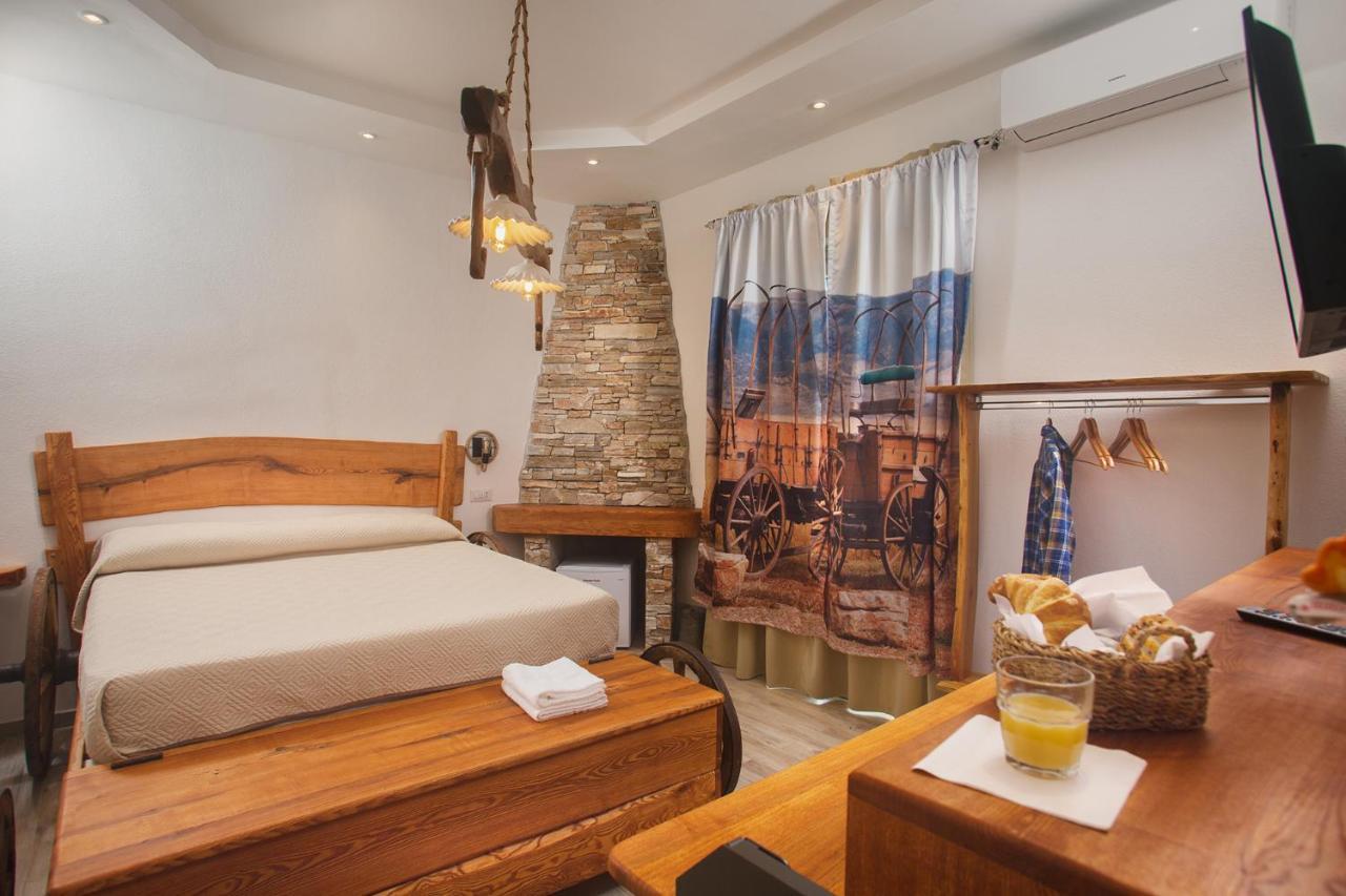 Vincent House Hotel Santa Teresa Gallura Ngoại thất bức ảnh